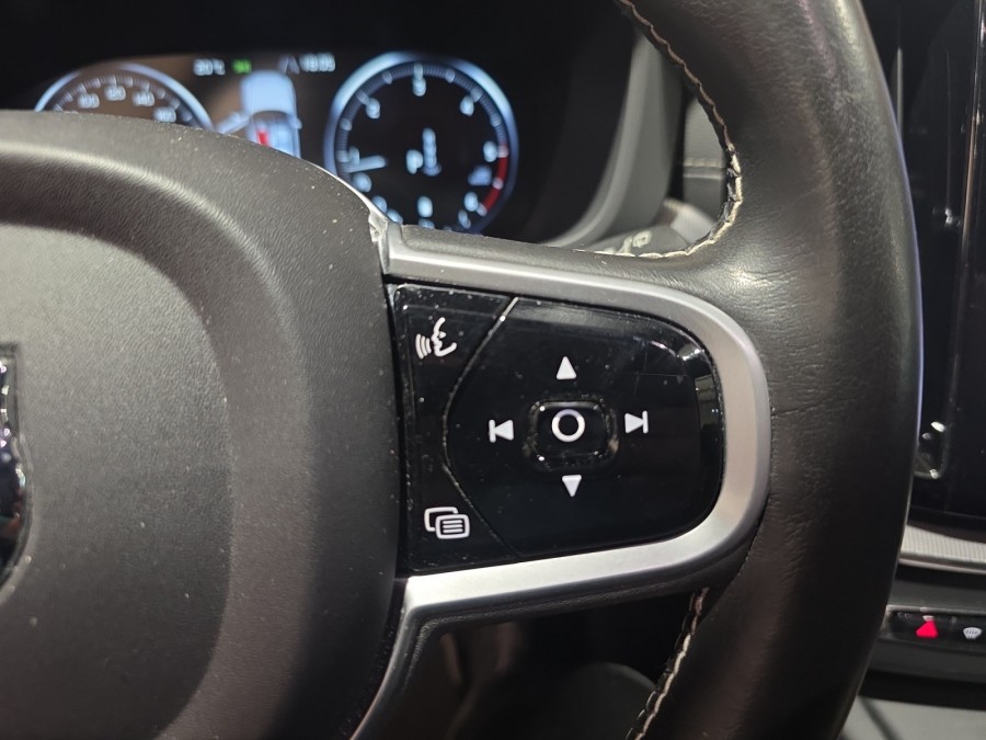 VOLVO d'occasion XC60 XC60 B4 197 MOMENTUM AUTO de 2020 Nancy (54)﻿