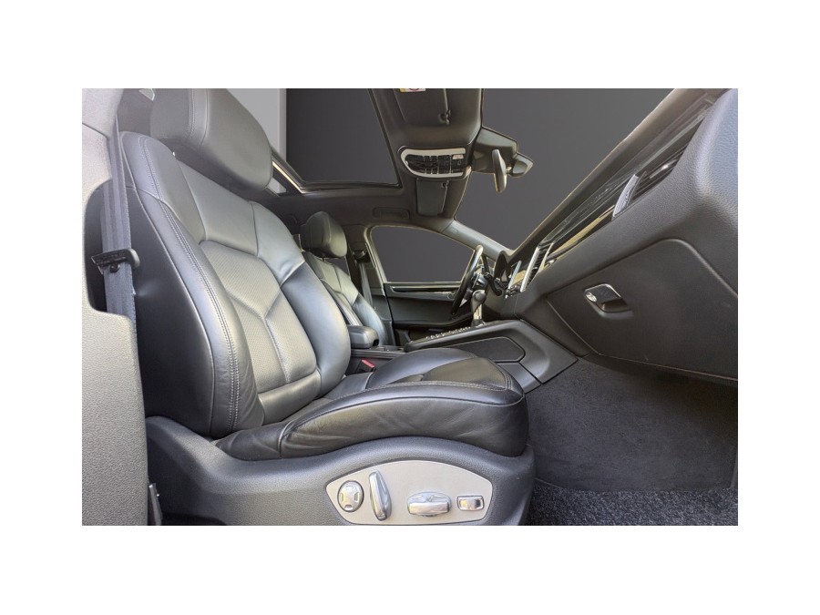PORSCHE d'occasion MACAN 3.0 V6 258ch S Diesel PDK de 2016 Champigny