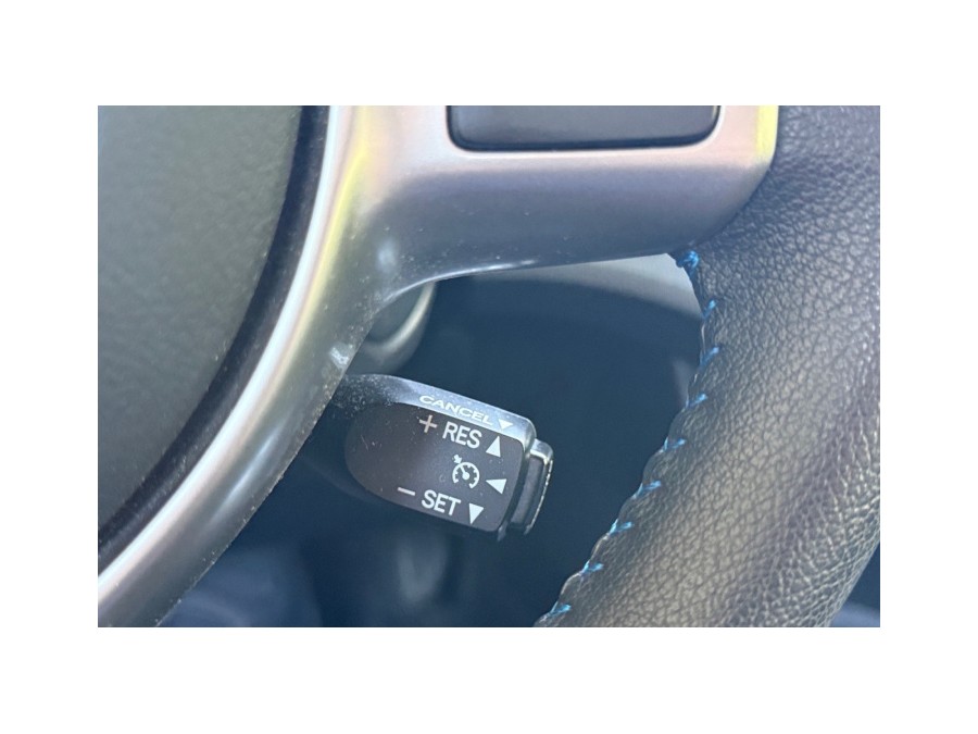 TOYOTA d'occasion YARIS 1.5 Hybrid de 2013 Champigny sur Marne (94)﻿
