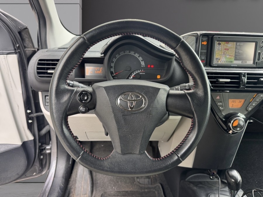 TOYOTA d'occasion IQ 1.3 100 VVTI MULTIDRIVE AUTO de 2014 Montreuil