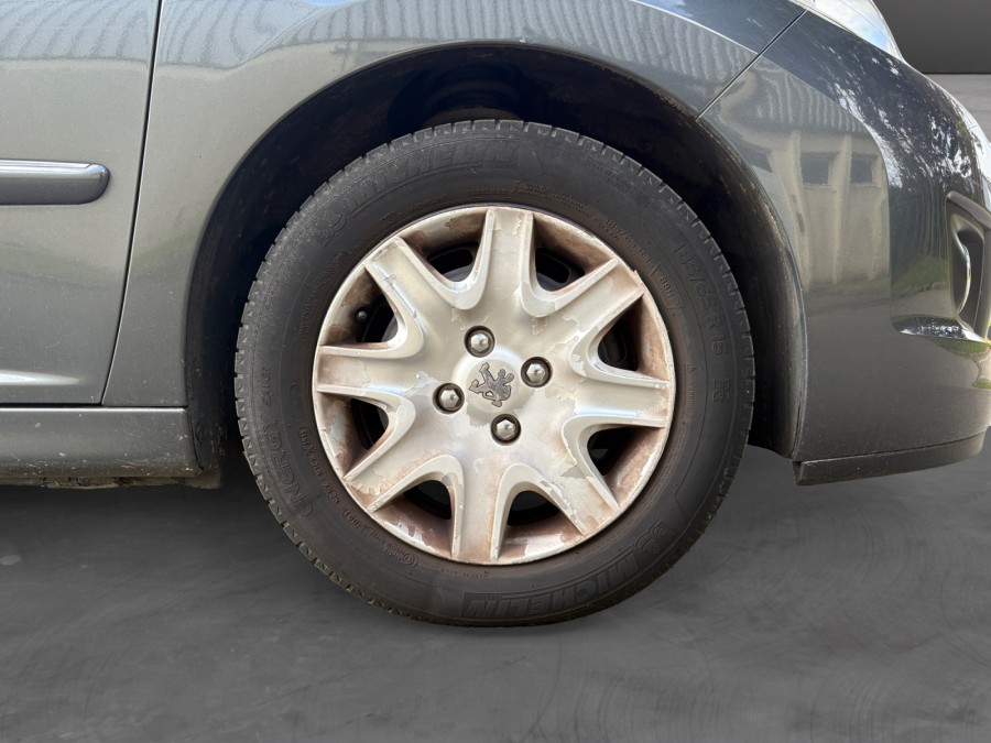 PEUGEOT d'occasion 207 SW 1.6 HDI 92 URBAN MOVE de 2013 Brest (29)﻿