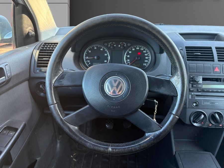 VOLKSWAGEN d'occasion POLO 1.2 12V 65 TREND de 2004 Salon de Provence
