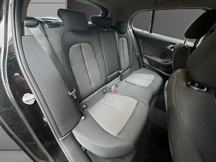 BMW d'occasion SERIE 1 118I 136 BUSINESS DESIGN DKG de 2023 Cannes