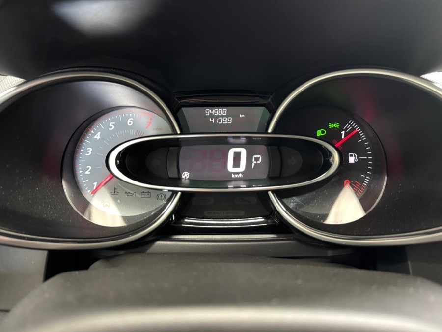 RENAULT d'occasion CLIO IV 1.6 TCE 220 RENAULT SPORT RS TROPHY EDC