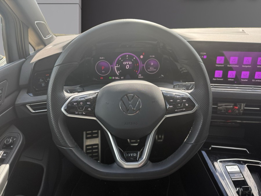 VOLKSWAGEN d'occasion GOLF VIII 2 TDI 200 GTD DSG AUTO de 2024 Dijon