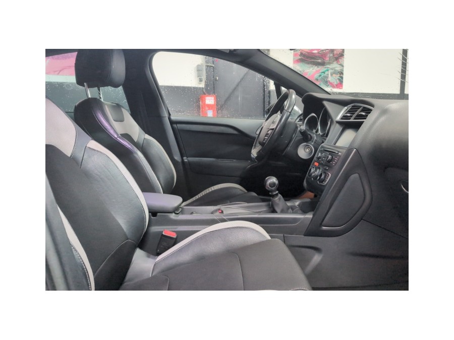 DS d'occasion DS4 1.6 E-HDI 115 WIFI ON BOARD de 2013 Brest (29)﻿