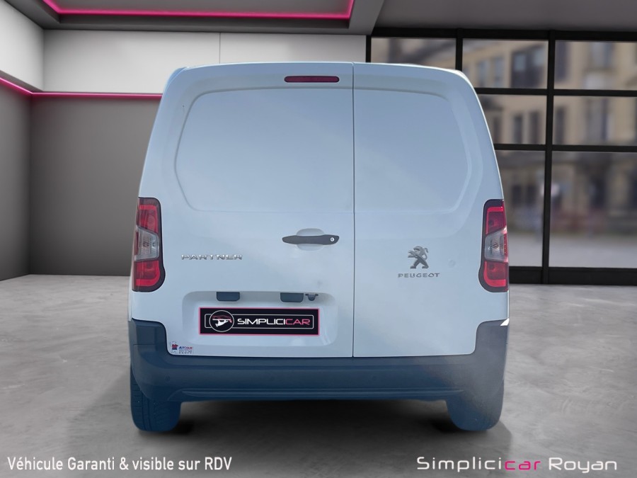 PEUGEOT d'occasion PARTNER Standard 650kg 110ch S&S Pro de 2020 Royan