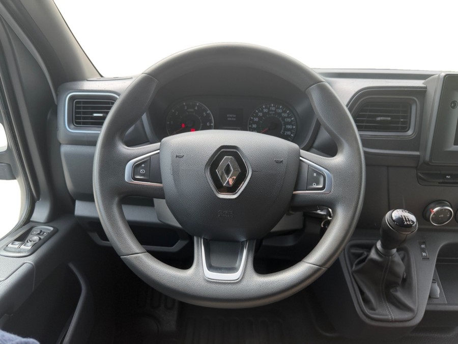 RENAULT d'occasion MASTER F3300 L2H2 DCI 135 GRAND CONFORT de 2023