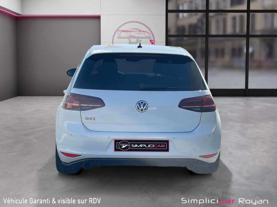 VOLKSWAGEN d'occasion GOLF VII 2 TSI 220 GTI DSG6 AUTO de 2016 Royan