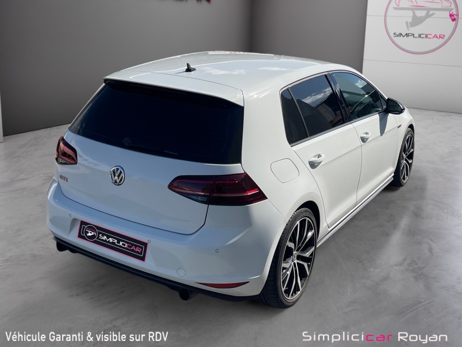 VOLKSWAGEN d'occasion GOLF VII 2 TSI 220 GTI DSG6 AUTO de 2016 Royan