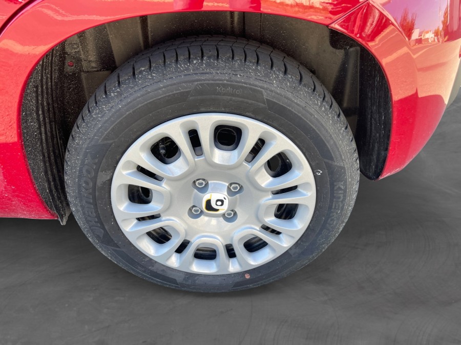 FIAT d'occasion PANDA CLASSIC 1.0 BSG 70 HYBRID ICONE de 2026 Royan
