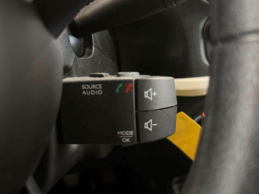 RENAULT d'occasion TWINGO III 1 SCE 75 SIGNATURE de 2020 Andrezieux