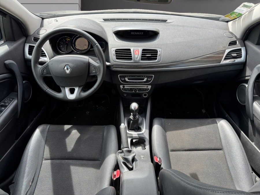 RENAULT d'occasion MEGANE 1.9 DCI 130 DYNAMIQUE de 2009 Montreuil