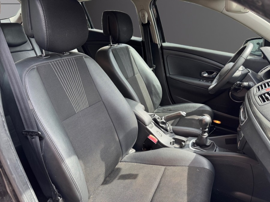 RENAULT d'occasion MEGANE 1.9 DCI 130 DYNAMIQUE de 2009 Montreuil