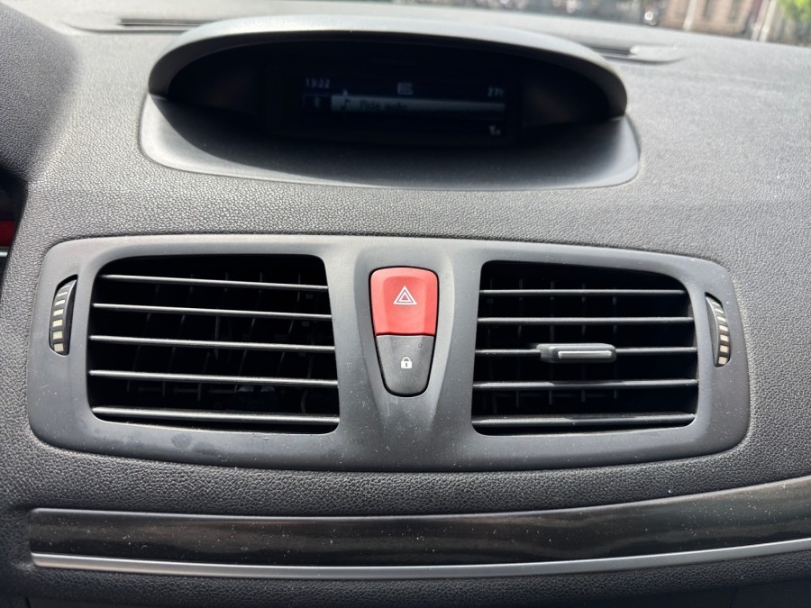 RENAULT d'occasion MEGANE 1.9 DCI 130 DYNAMIQUE de 2009 Montreuil