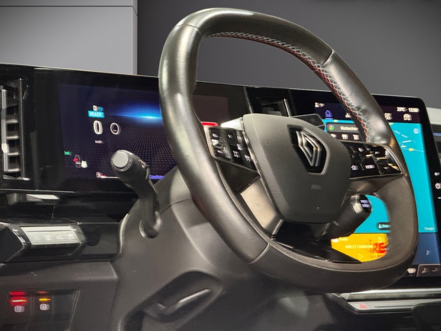 RENAULT d'occasion AUSTRAL E-TECH 200 ICONIC ESPRIT ALPINE de 2024