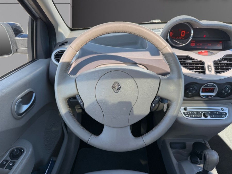 RENAULT d'occasion TWINGO 1.2 16v 75ch Initiale BVR de 2012 Orleans