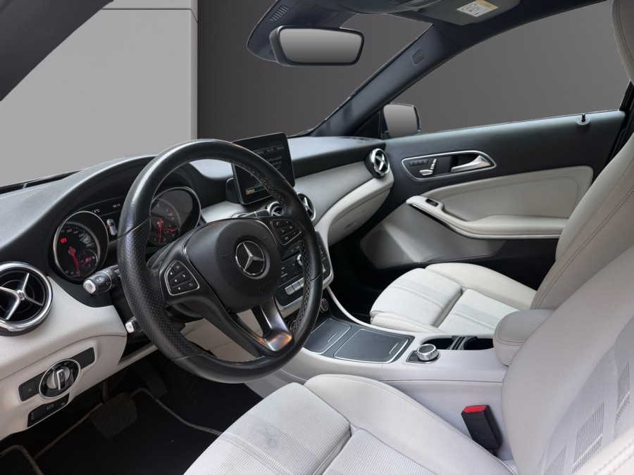 MERCEDES d'occasion GLA 200 SENSATION AUTO de 2017 Paris 15 (75)﻿