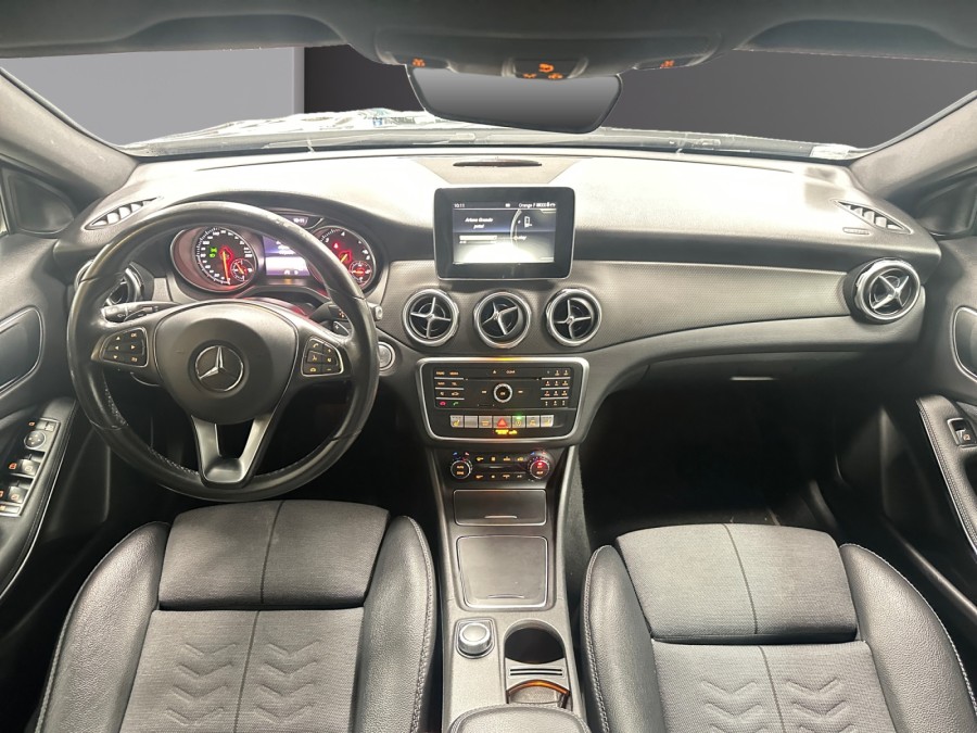 MERCEDES d'occasion CLASSE GLA GLA 180 D SENSATION BA de 2018 Lorient