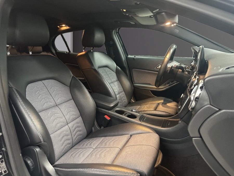 MERCEDES d'occasion CLASSE GLA GLA 180 D SENSATION BA de 2018 Lorient