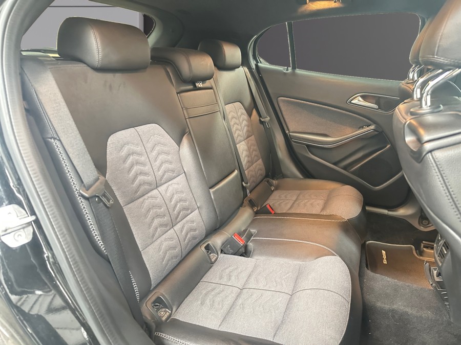 MERCEDES d'occasion CLASSE GLA GLA 180 D SENSATION BA de 2018 Lorient
