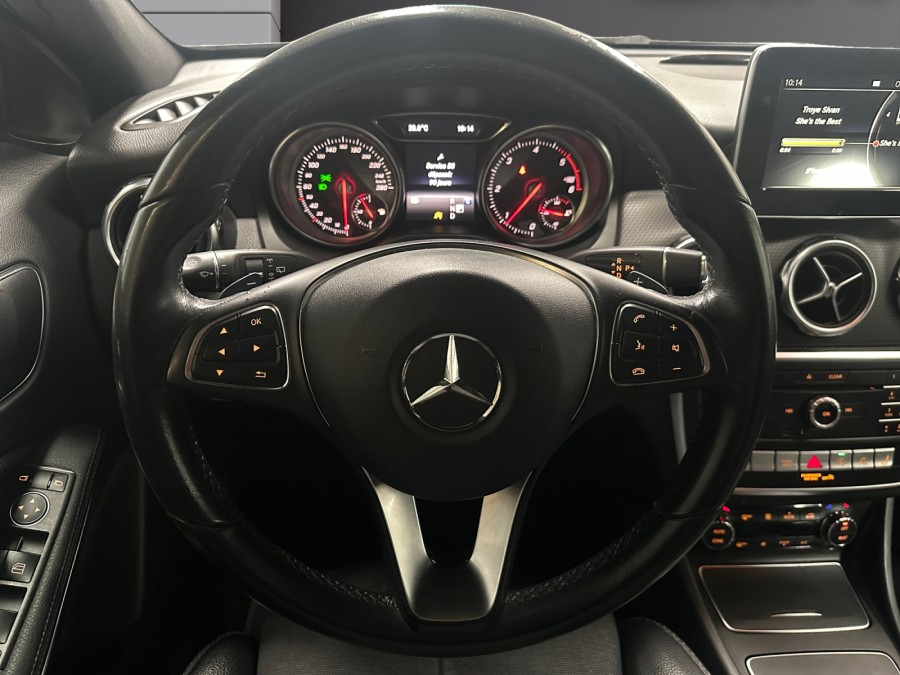 MERCEDES d'occasion CLASSE GLA GLA 180 D SENSATION BA de 2018 Lorient