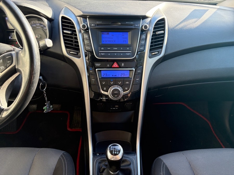 HYUNDAI d'occasion I30 1.6 CRDI 110 EA SPORTS de 2015 Salon de