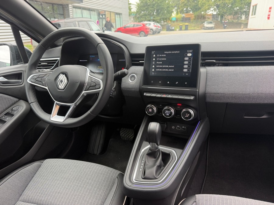 RENAULT d'occasion CLIO V 1.6 E TECH 145 de 2024 Vannes (56)﻿