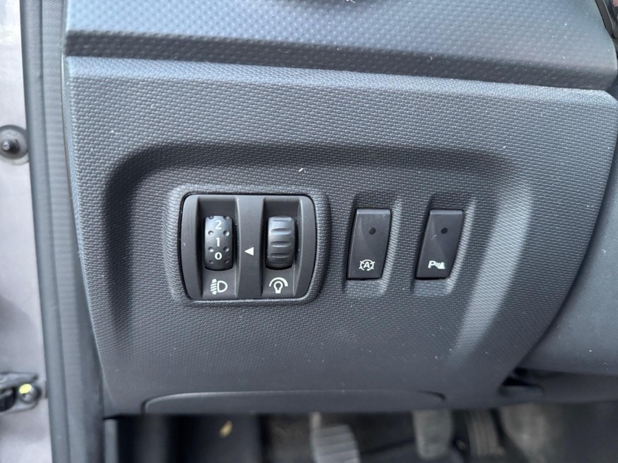 RENAULT d'occasion CAPTUR 1.5 DCI 90 ENERGY LIFE de 2013 Montreuil