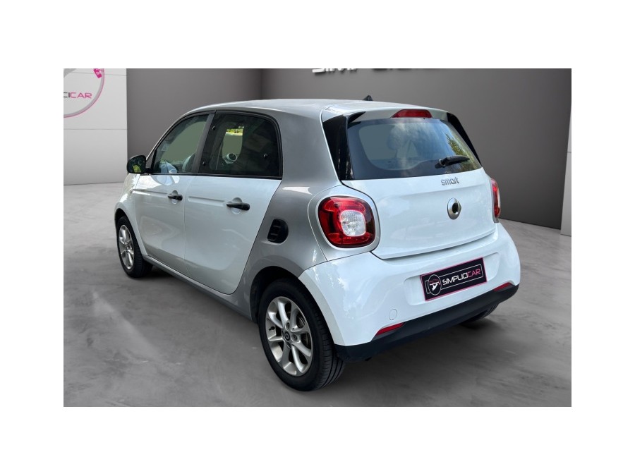 SMART d'occasion FORFOUR 71ch pure de 2017 Champigny sur Marne (94)﻿