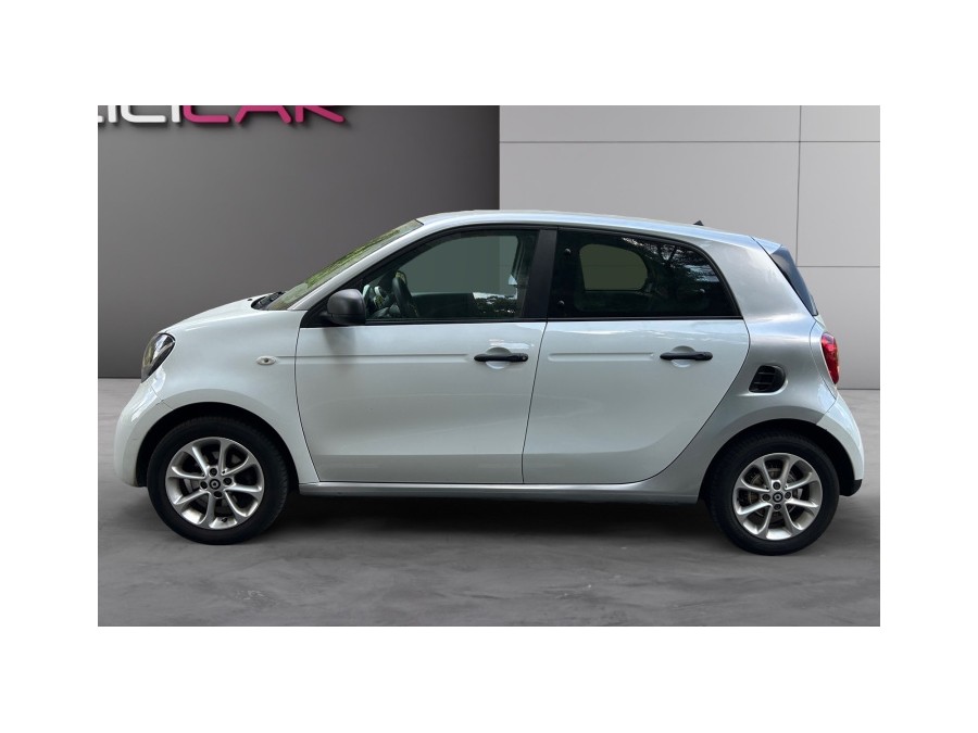 SMART d'occasion FORFOUR 71ch pure de 2017 Champigny sur Marne (94)﻿