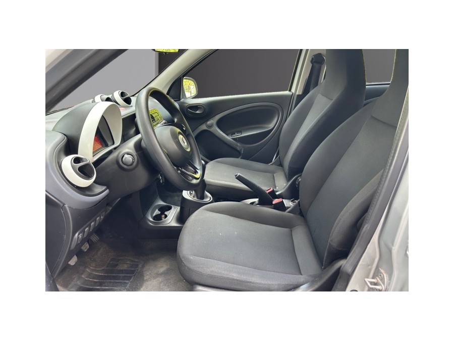 SMART d'occasion FORFOUR 71ch pure de 2017 Champigny sur Marne (94)﻿