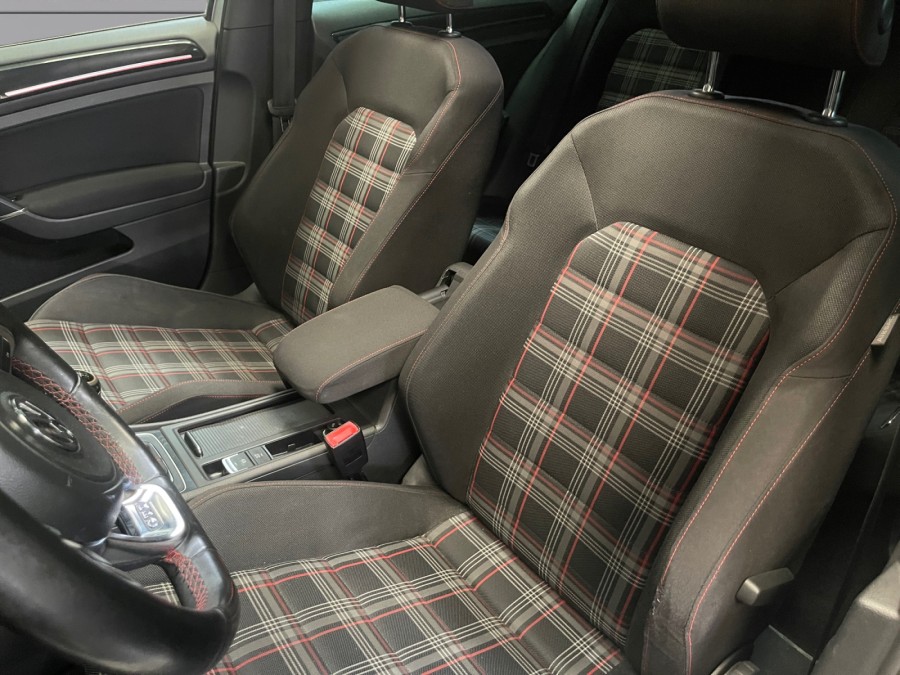 VOLKSWAGEN d'occasion GOLF VII 2.0 TSI 220 GTI de 2013 St Jean du