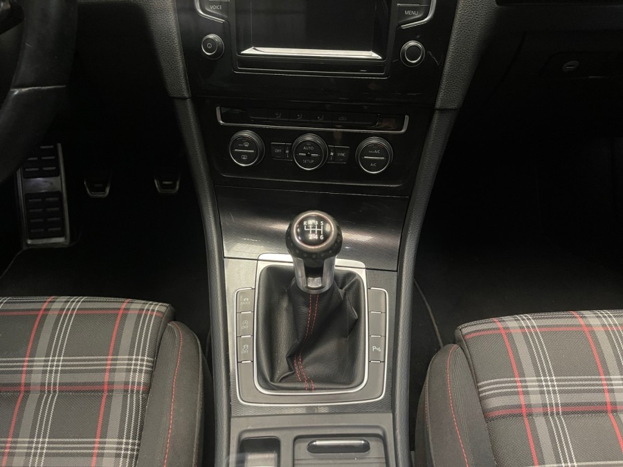 VOLKSWAGEN d'occasion GOLF VII 2.0 TSI 220 GTI de 2013 St Jean du