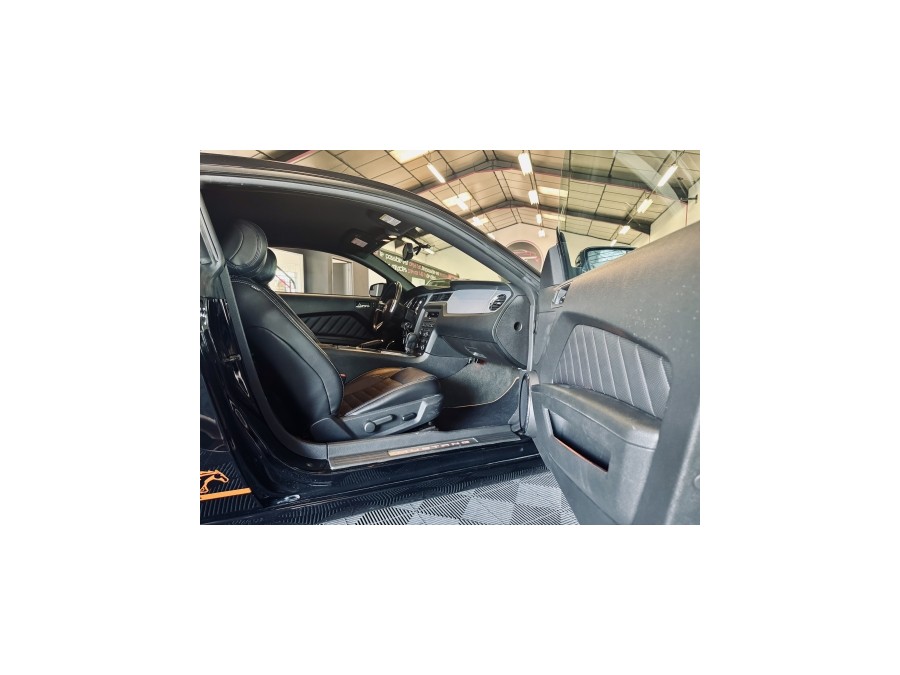 FORD d'occasion MUSTANG FORD MUSTANG V6 de 2013 Aix Les Bains (73)﻿