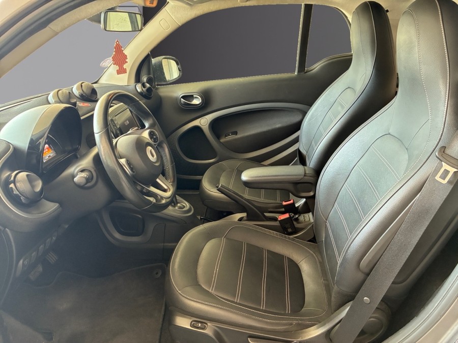 SMART d'occasion FORTWO PURE 52 KW COUPE AUTO de 2018 Nice (06)﻿