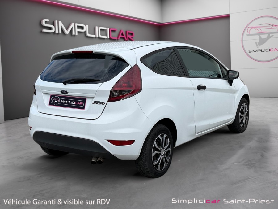 FORD d'occasion FIESTA 1.25 82ch Ambiente 3p de 2009 Lyon St Priest