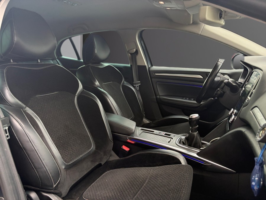 RENAULT d'occasion MEGANE IV 1.6 DCI 130ch Intens de 2016 Le Puy en
