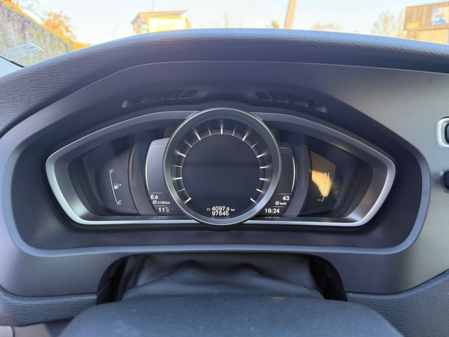 VOLVO d'occasion V40 T2 122 MOMENTUM de 2016 Brive La Gaillarde (19)﻿