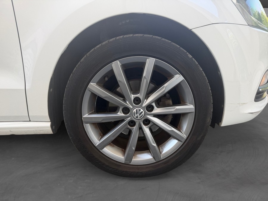 VOLKSWAGEN d'occasion POLO 1.2 TSI 90 CONFORTLINE de 2015 Toulouse