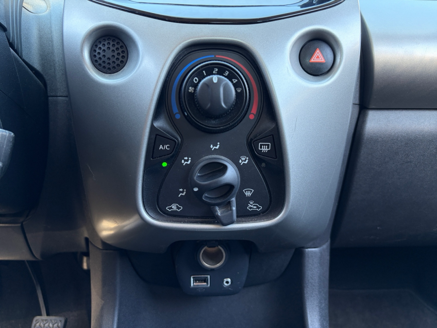 TOYOTA d'occasion AYGO 1.0 VVTI 72 de 2016 Pamiers (09)﻿