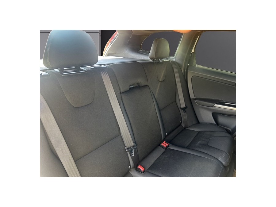 VOLVO d'occasion XC60 2 D3 136 MOMENTUM BUSINESS GEARTRONIC AUTO de
