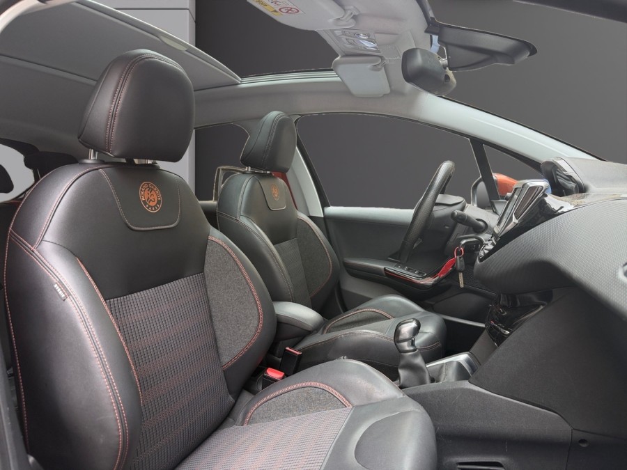 PEUGEOT d'occasion 208 1.2 THP 110 ch Roland Garros de 2017 Paris 15