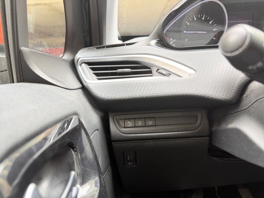 PEUGEOT d'occasion 208 1.2 THP 110 ch Roland Garros de 2017 Paris 15