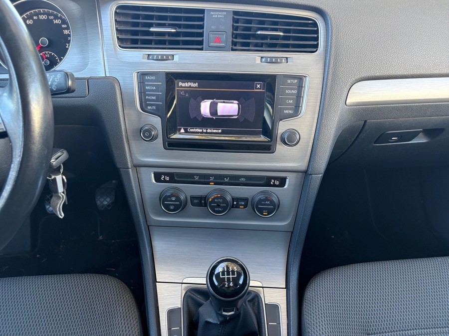 VOLKSWAGEN d'occasion GOLF VII 1.6 TDI 105 CARAT de 2014 Salon de