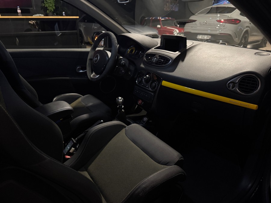 RENAULT d'occasion CLIO III 2 16V RENAULT CUP de 2011 Serres-Castet