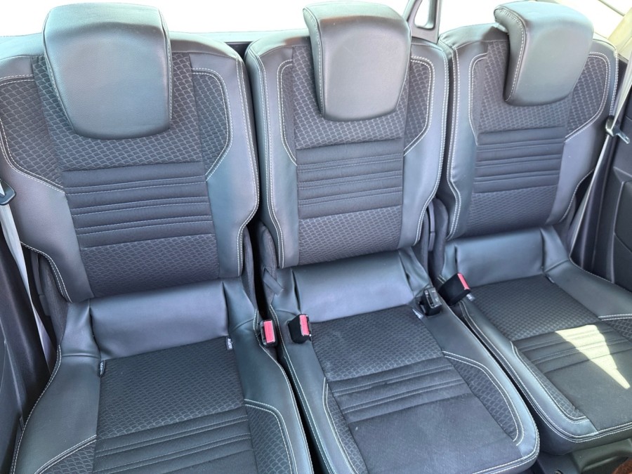 RENAULT d'occasion SCENIC 1.5 dCi 110ch Bose EDC Euro6 7 places 2015