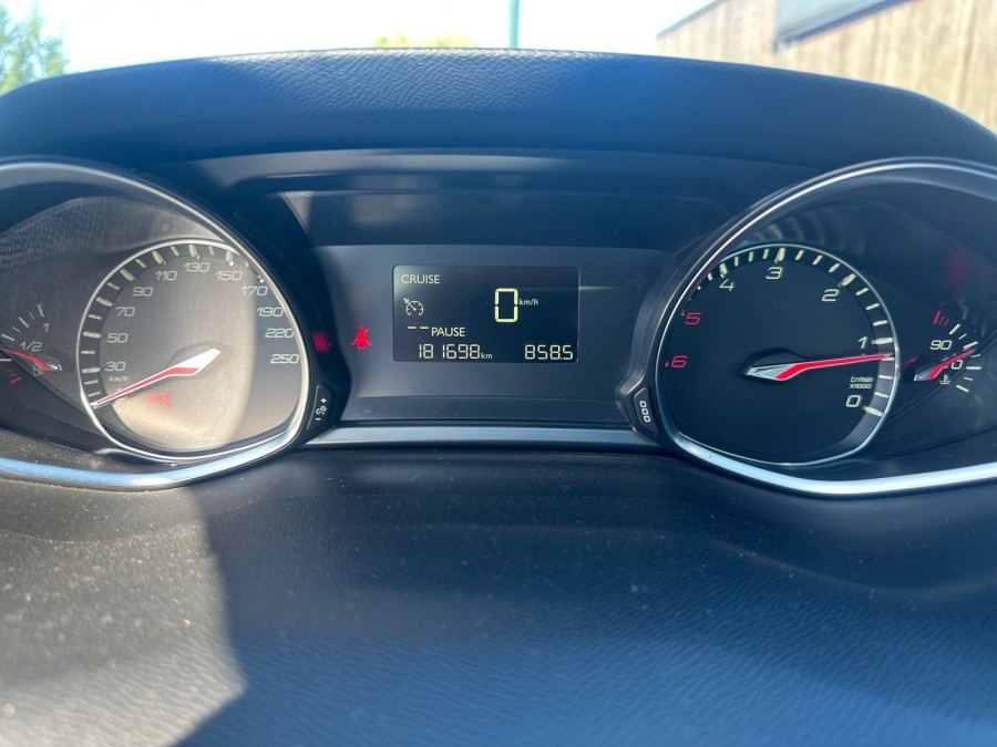 PEUGEOT d'occasion 308 II 2 BLUE HDI 150 SW ALLURE de 2015 Rennes