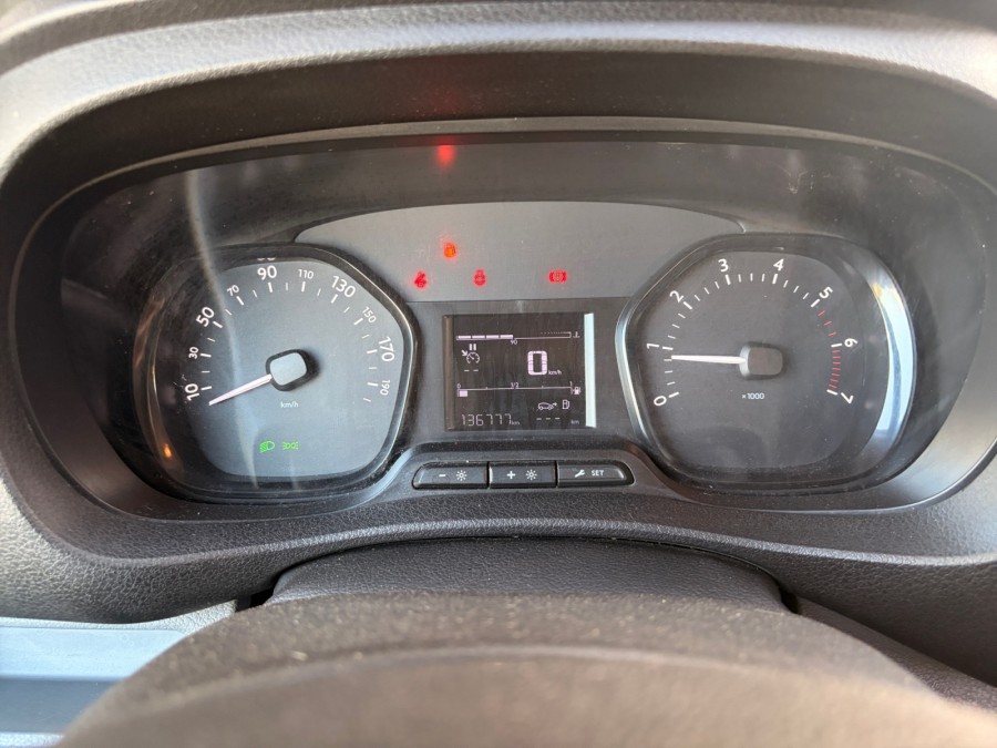 PEUGEOT d'occasion EXPERT TRAVELLER TRAVELLER 1.5 BLUE HDI 120 de
