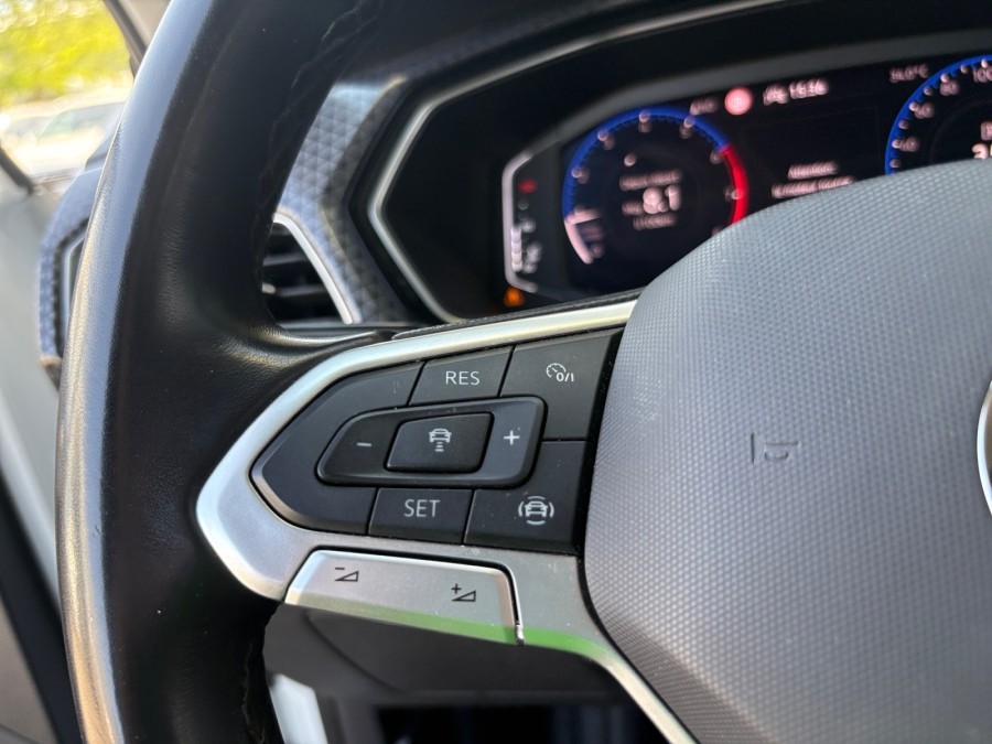 VOLKSWAGEN d'occasion T-CROSS 1 TSI 110 R LINE de 2022 Lyon St Priest